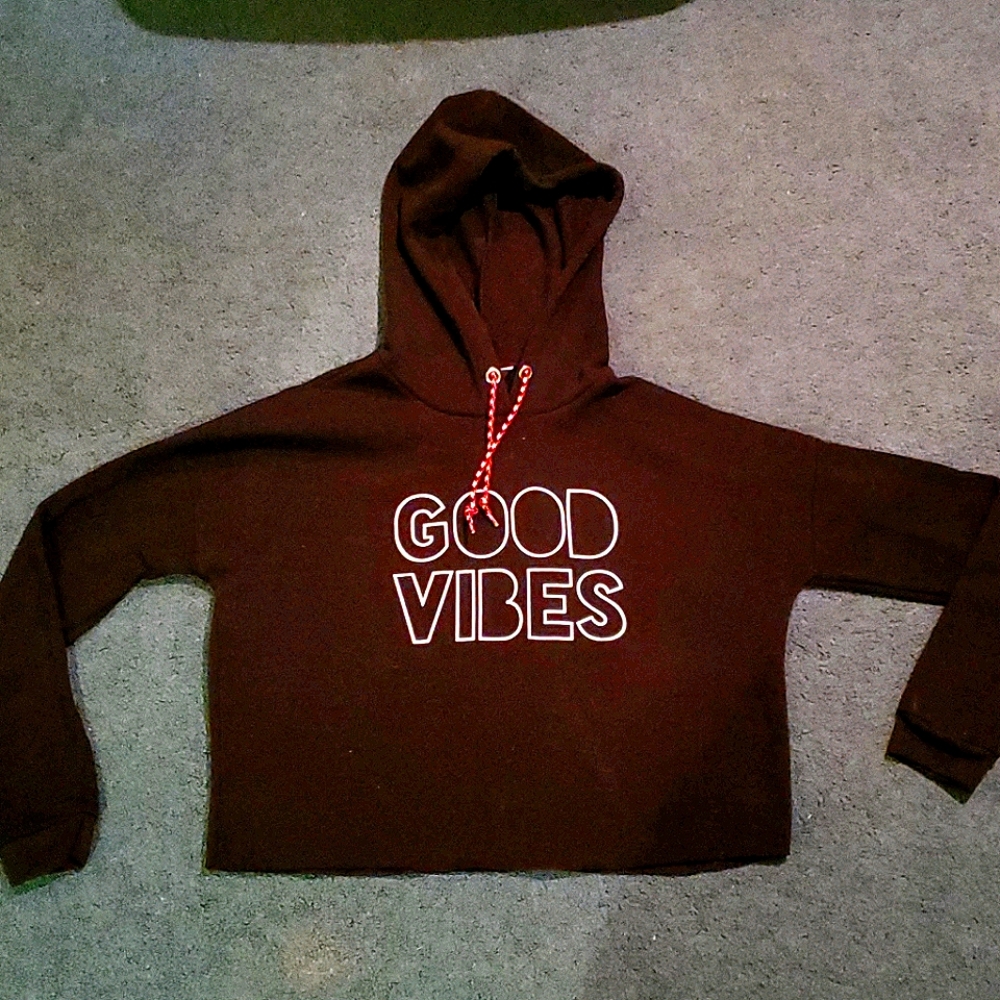Good vibes crop hoodie